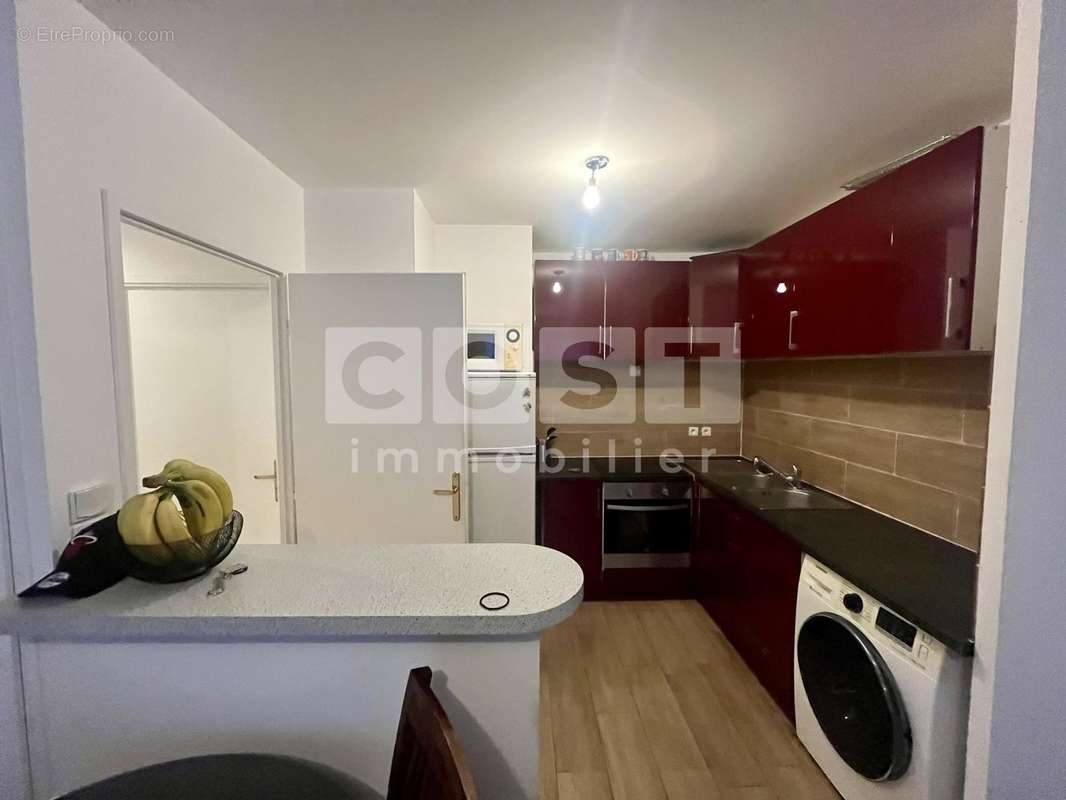 Appartement à COURBEVOIE