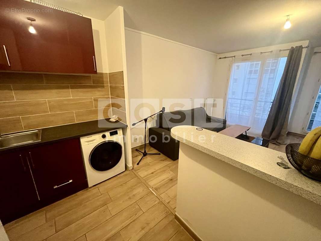 Appartement à COURBEVOIE