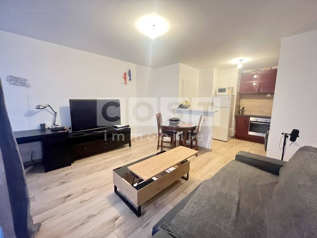 Appartement à COURBEVOIE