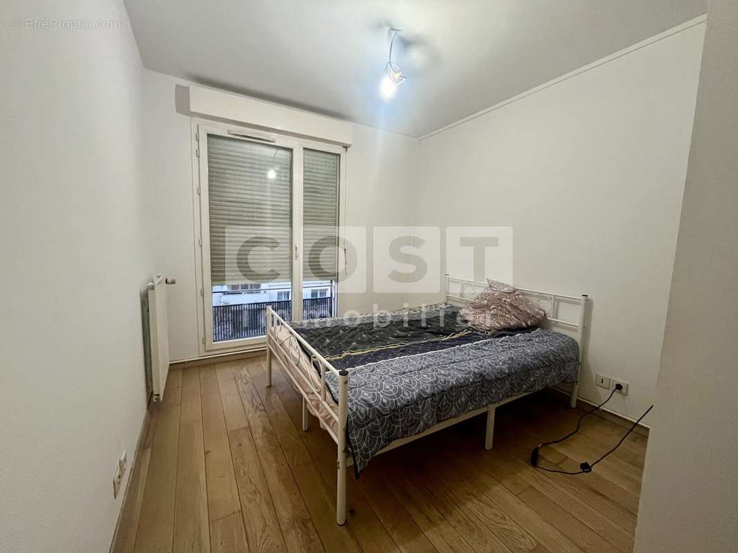 Appartement à COURBEVOIE