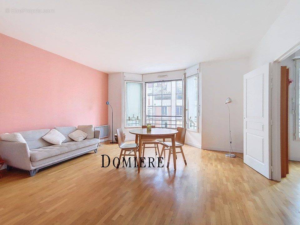 Appartement à PARIS-17E