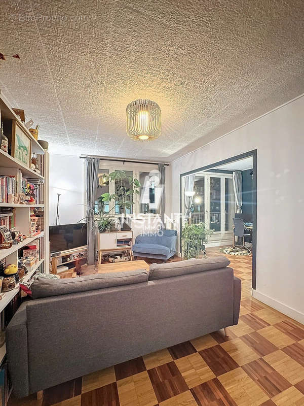 Appartement à MONTROUGE