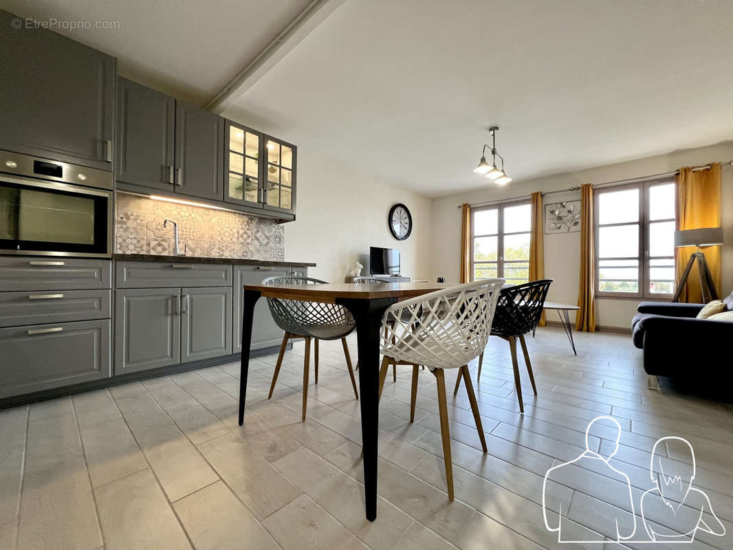 APPARTEMENT AVEC BALCON ET ASCENSEUR - HONFLEUR - JOUEN IMMOBILIER - Appartement à HONFLEUR