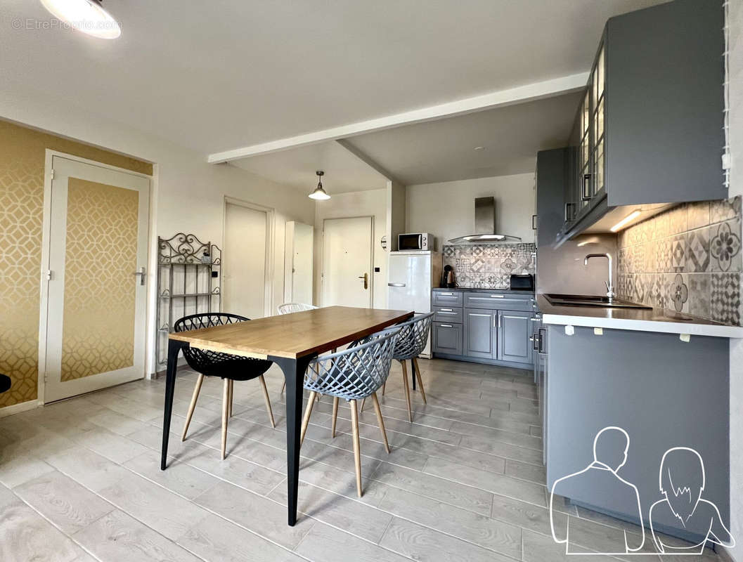 APPARTEMENT AVEC BALCON ET ASCENSEUR - HONFLEUR - JOUEN IMMOBILIER - Appartement à HONFLEUR