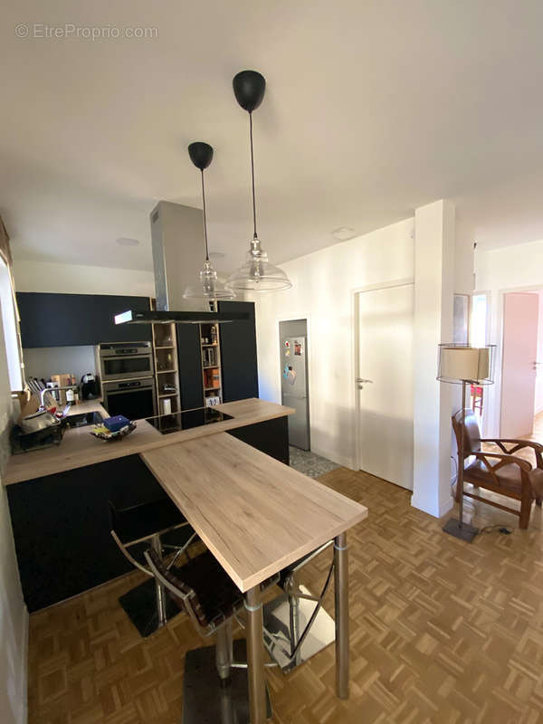 Appartement à MARSEILLE-4E