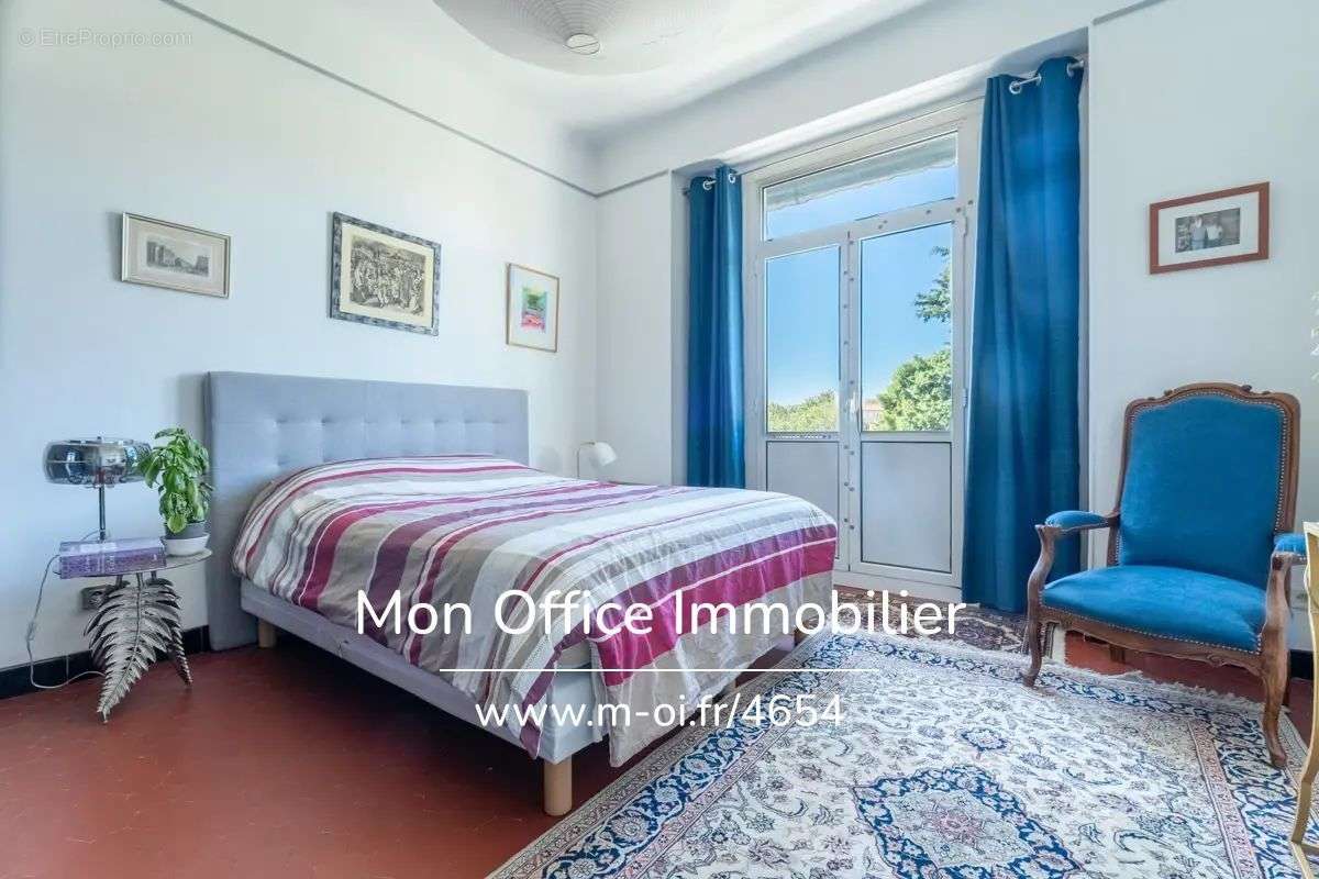 Appartement à MARSEILLE-4E