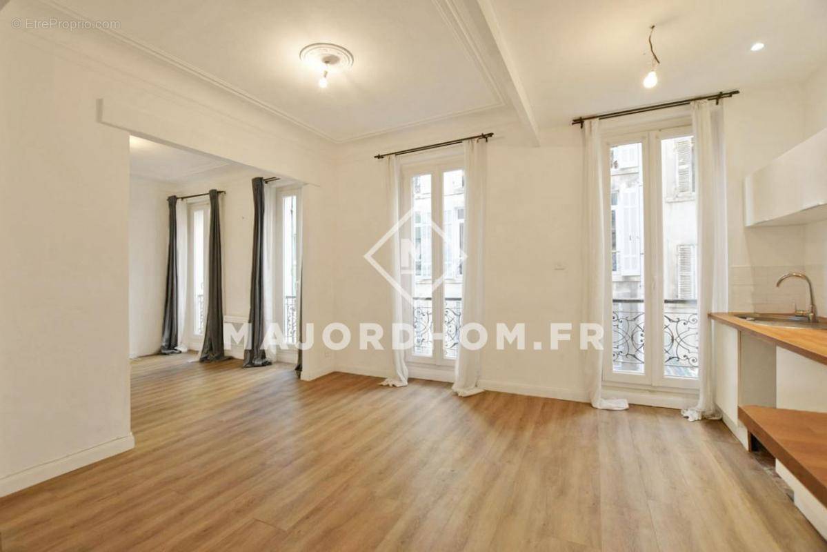 Appartement à MARSEILLE-6E