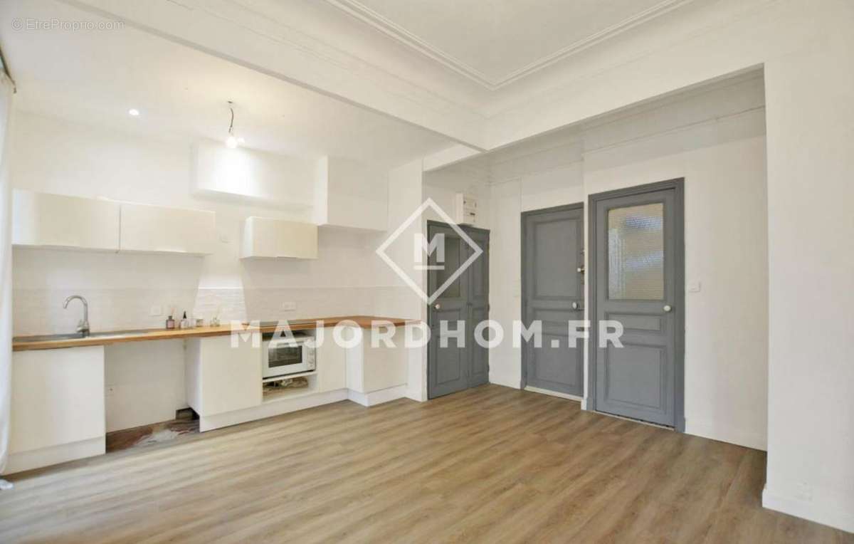 Appartement à MARSEILLE-6E