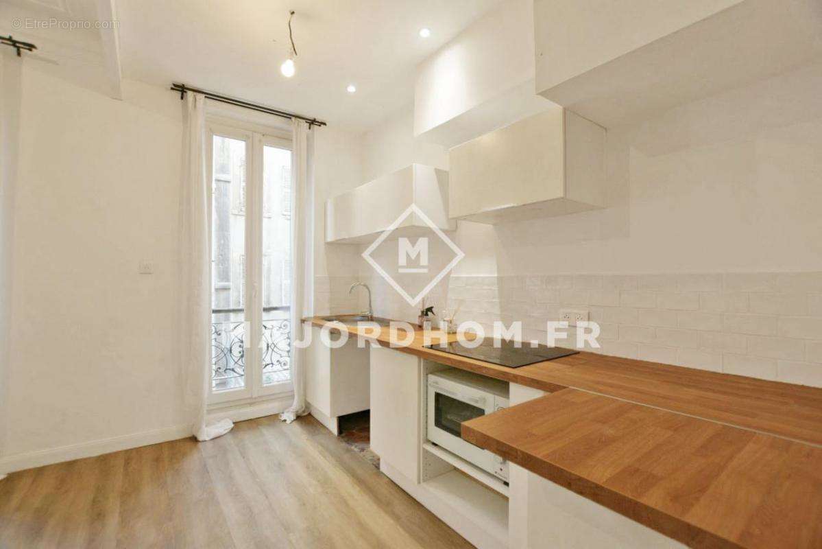 Appartement à MARSEILLE-6E