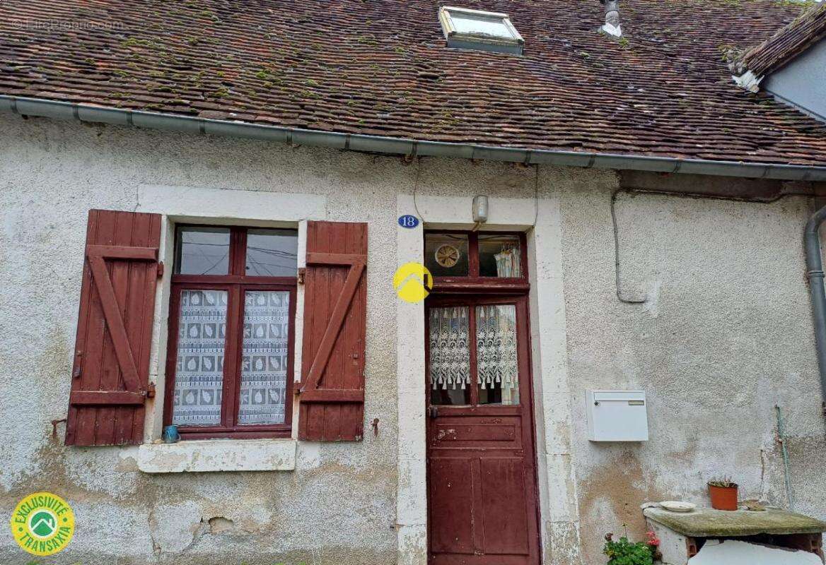 Maison à CHAROST