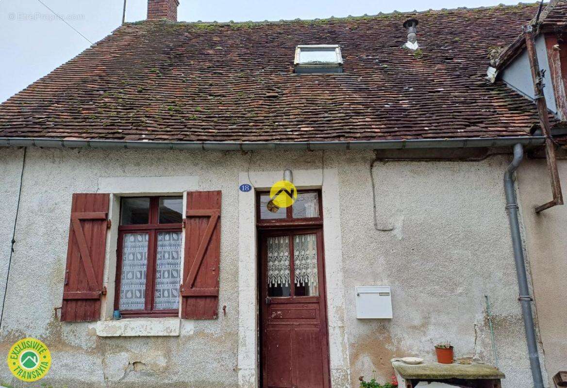 Maison à CHAROST