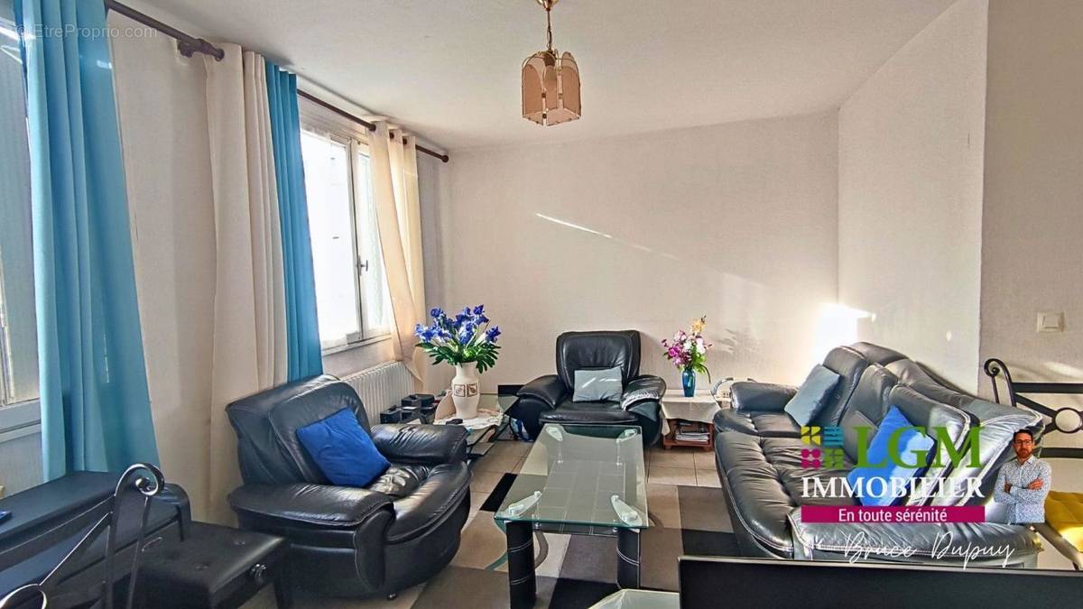 Appartement à FLEURY-LES-AUBRAIS