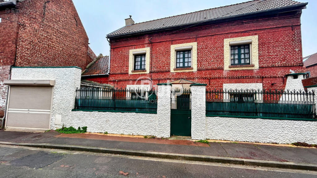 Maison à DOURGES