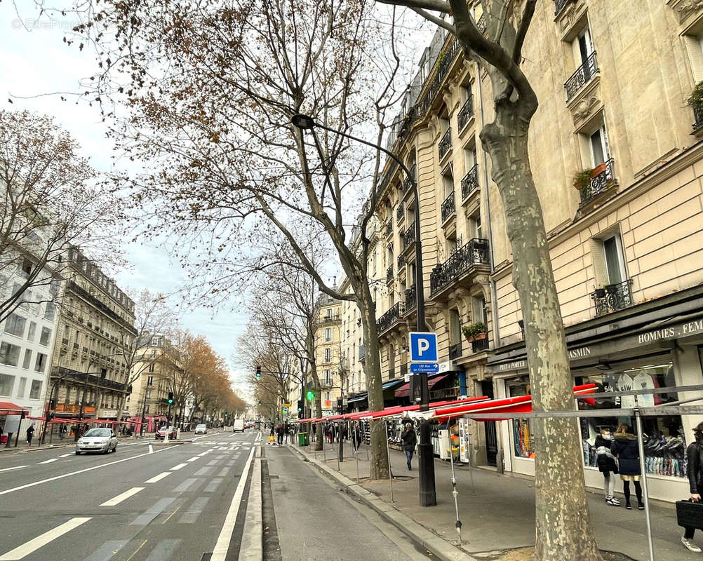 Commerce à PARIS-18E