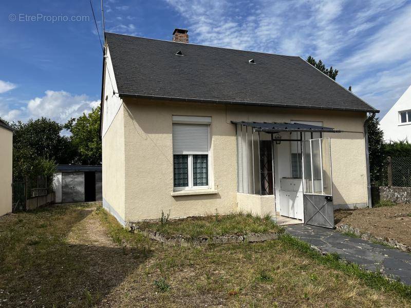 Maison à SAINT-JEAN-DE-BRAYE