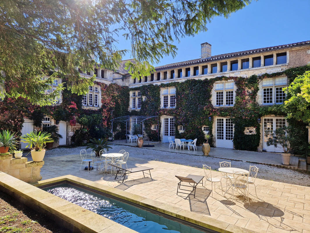 Maison à CHATEAUNEUF-SUR-CHARENTE