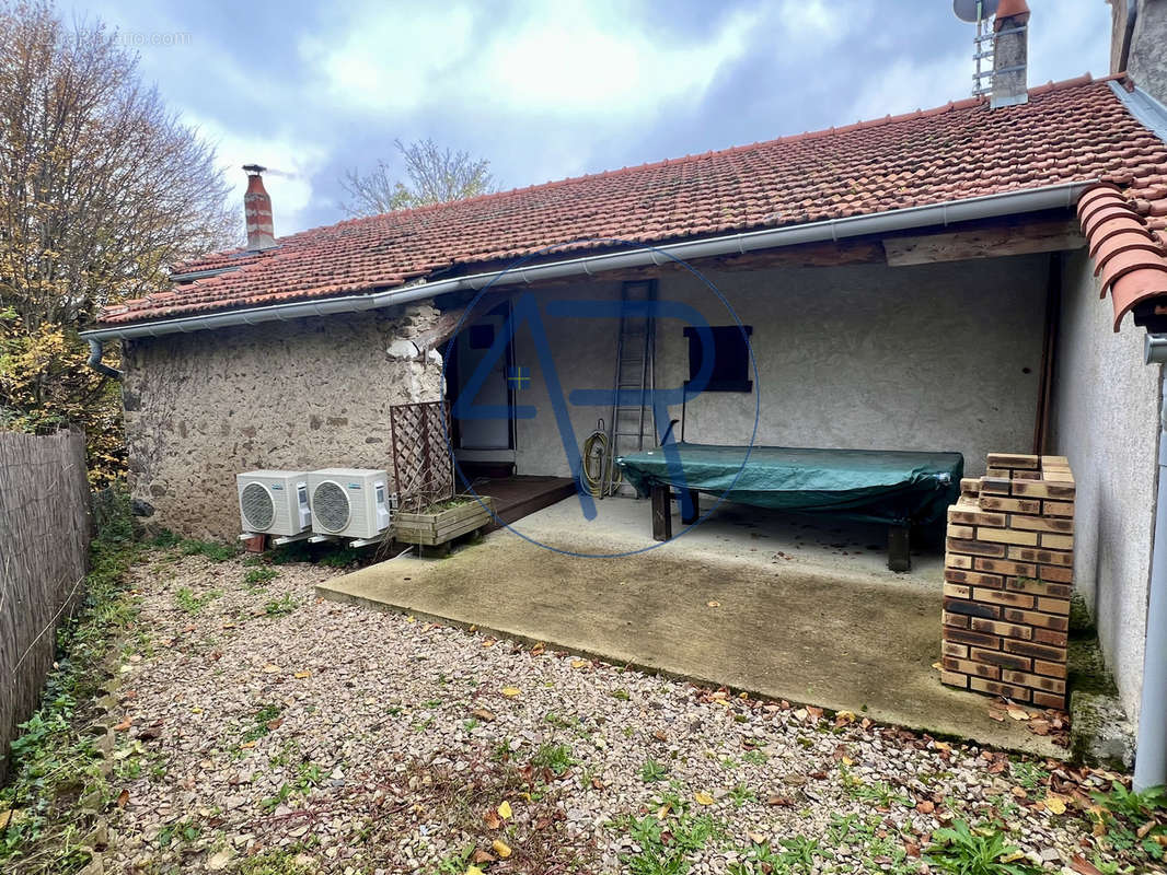 Maison à FRUGIERES-LE-PIN