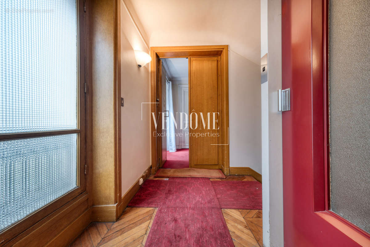 Appartement à PARIS-8E