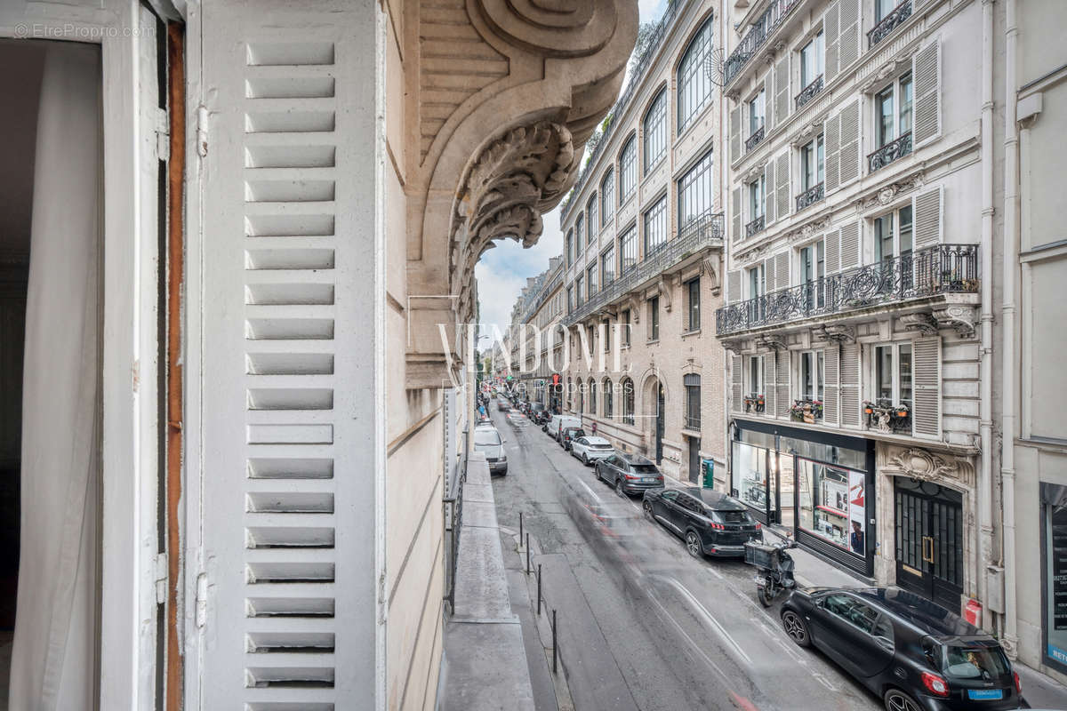 Appartement à PARIS-8E