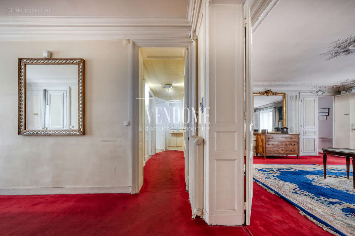 Appartement à PARIS-8E