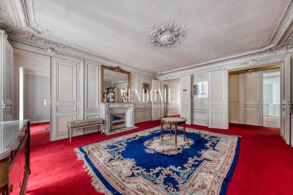 Appartement à PARIS-8E