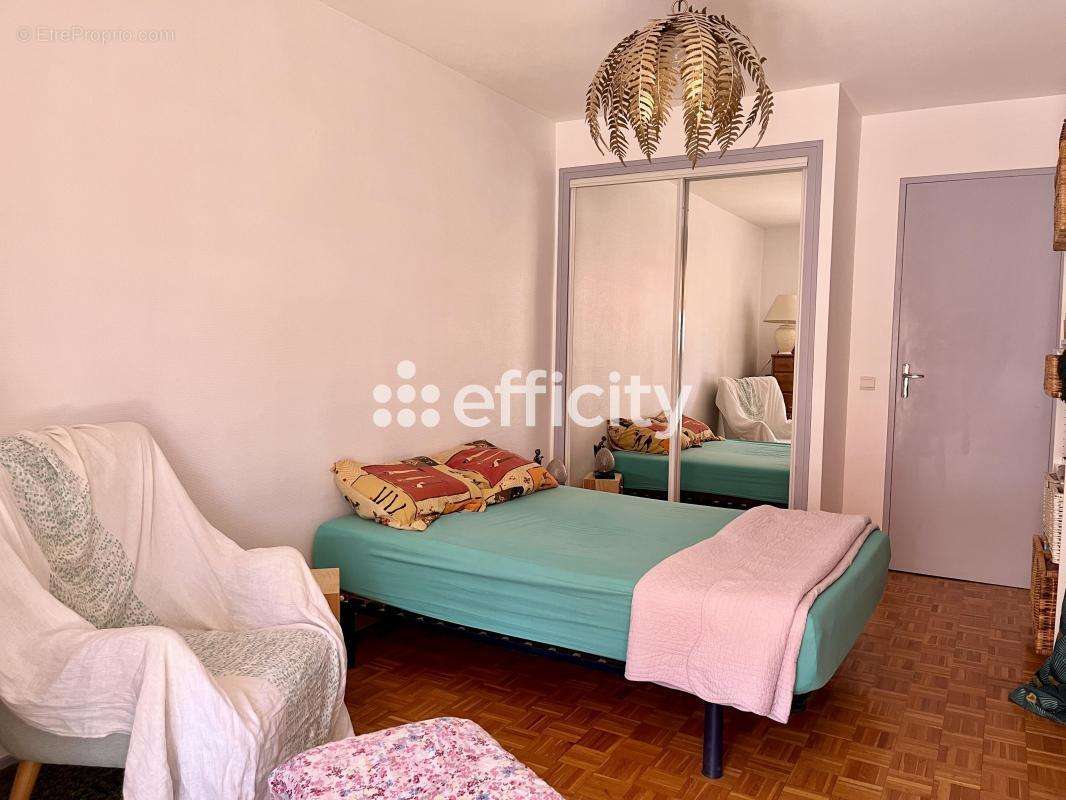 Appartement à MARSEILLE-4E