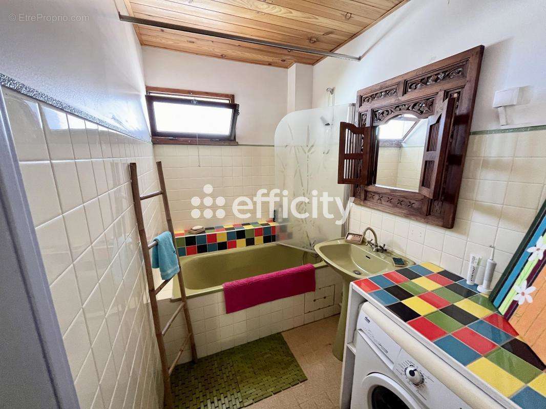 Appartement à MARSEILLE-4E