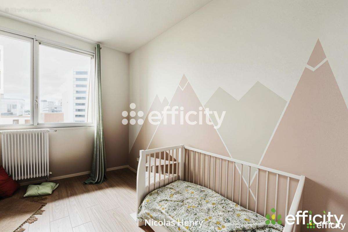 Appartement à MONTROUGE