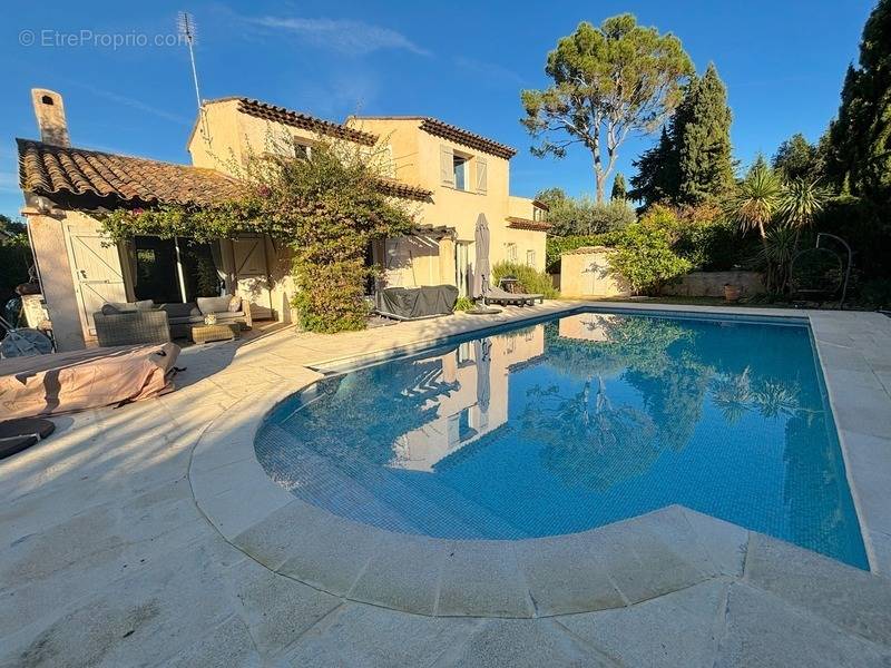 Maison à MOUGINS