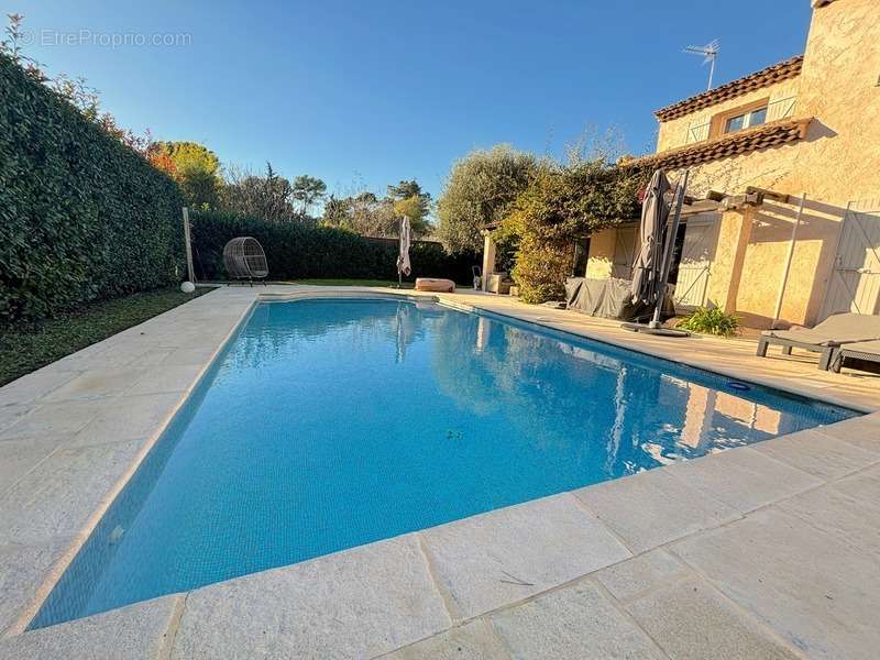 Maison à MOUGINS