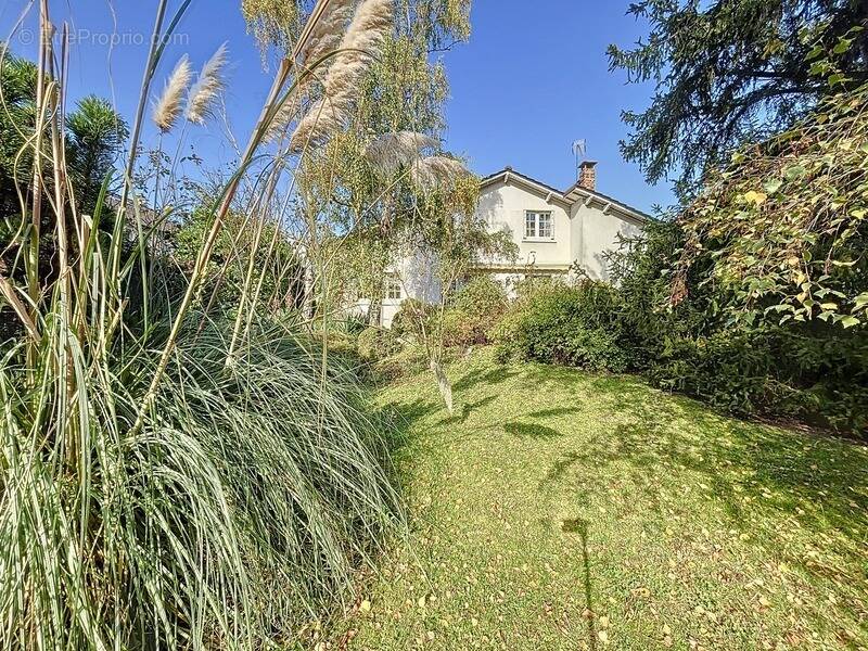 Maison à SAVIGNY-SUR-ORGE