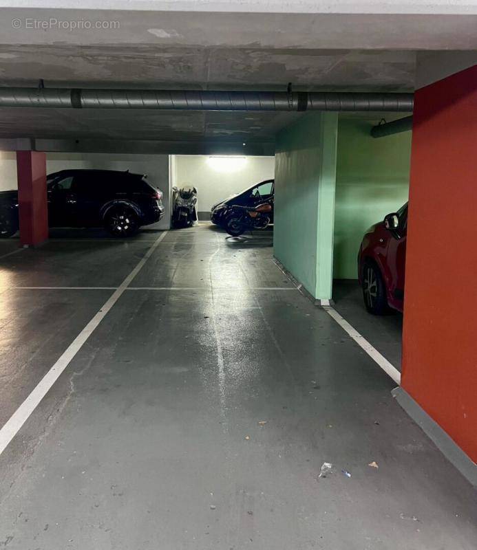 Parking à LEVALLOIS-PERRET