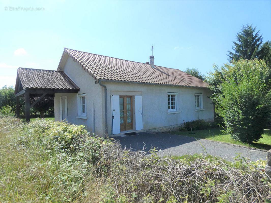 Maison à CHERVEIX-CUBAS