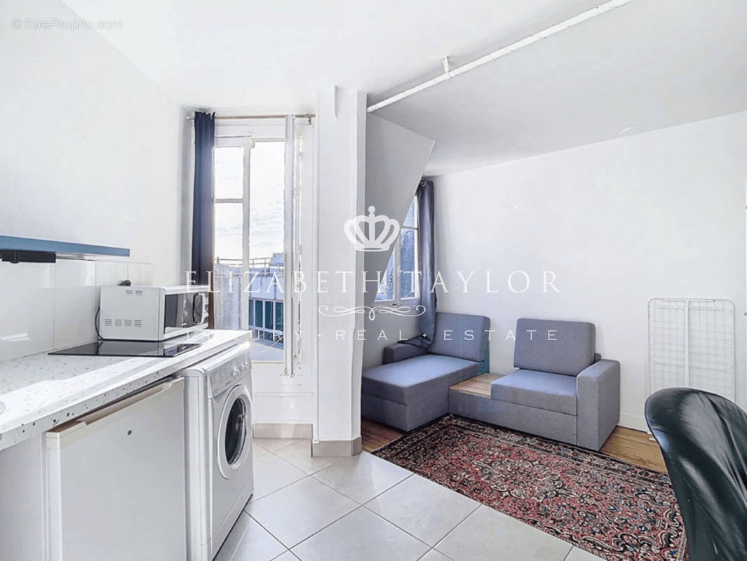 Appartement à PARIS-7E