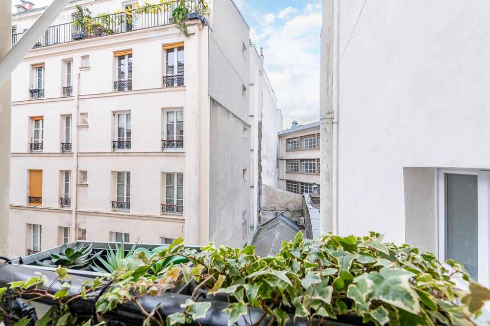 Appartement à PARIS-2E