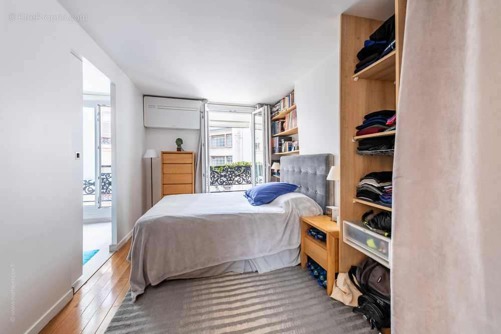 Appartement à PARIS-2E