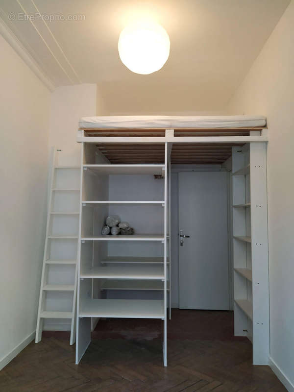 Appartement à MARSEILLE-1E