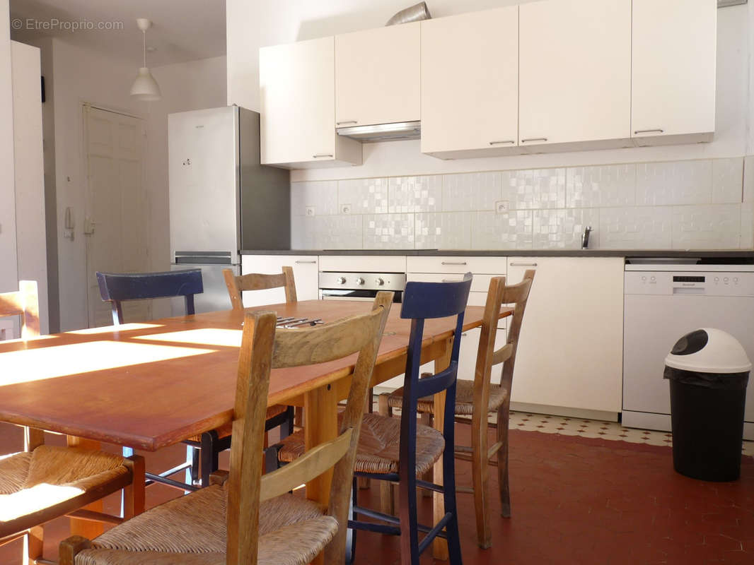 Appartement à MARSEILLE-1E