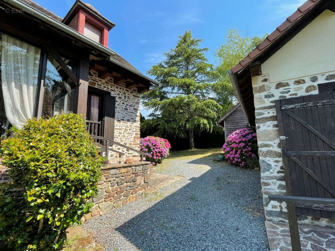 Maison à SAINT-PARDOUX-CORBIER