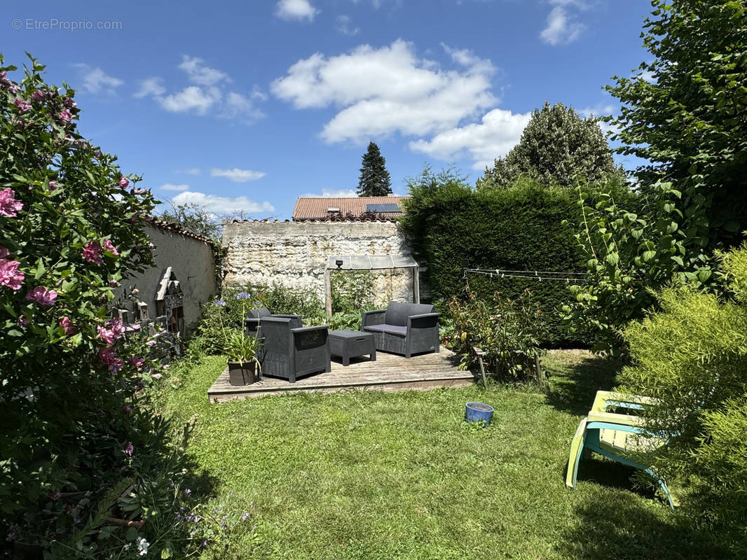 Maison à BAS-EN-BASSET