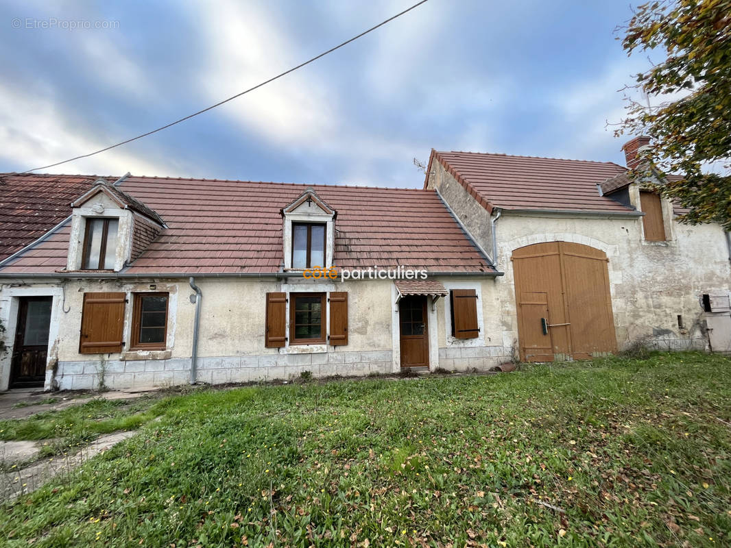 Maison à SAINT-PIERRE-LES-ETIEUX