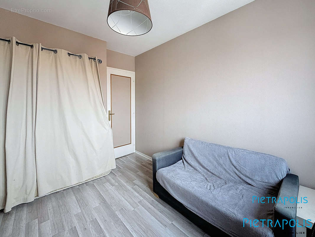 Chambre 2 - Appartement à DIJON