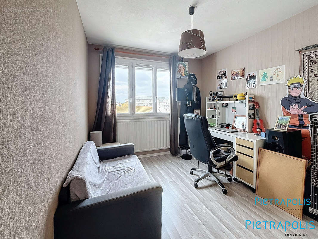 Chambre 2 - Appartement à DIJON