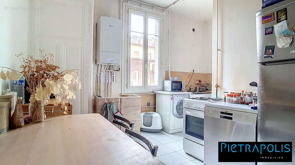 Appartement à LYON-8E