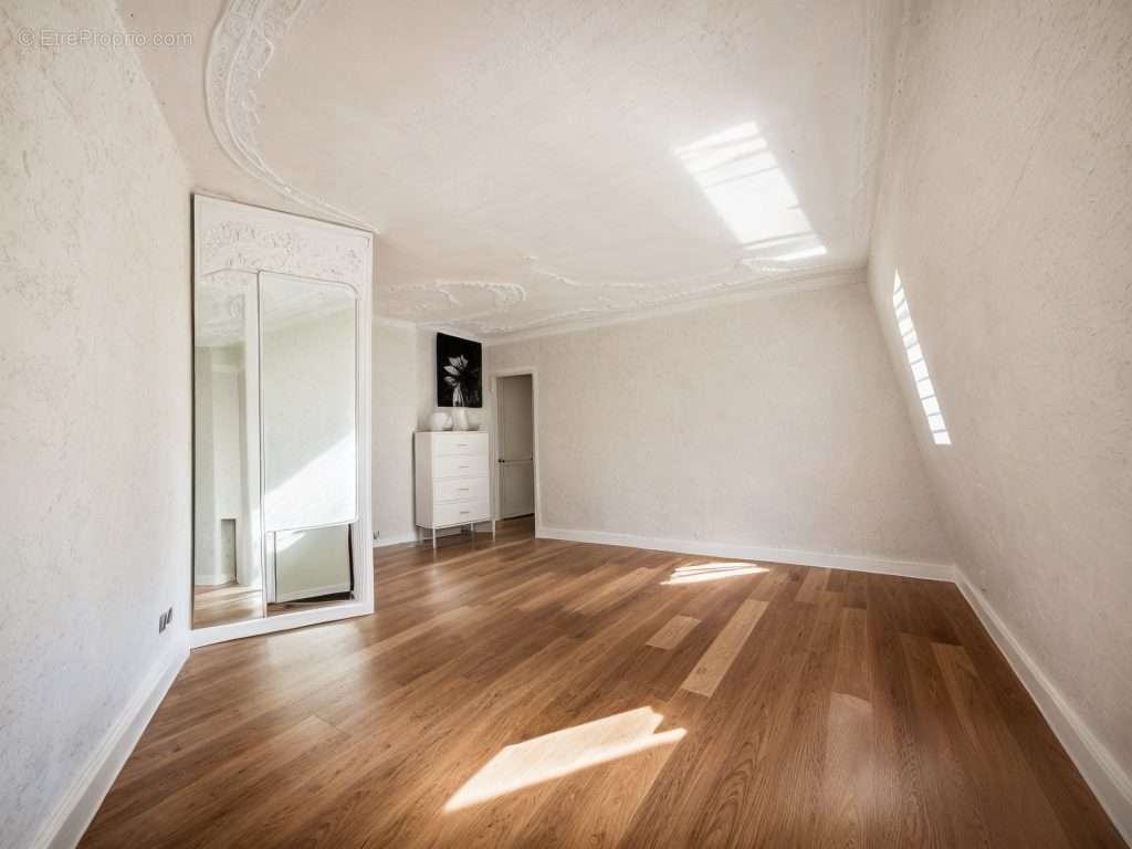 Appartement à PARIS-7E