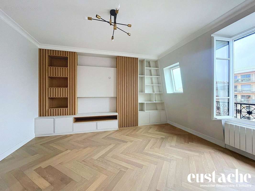 Appartement à PARIS-10E