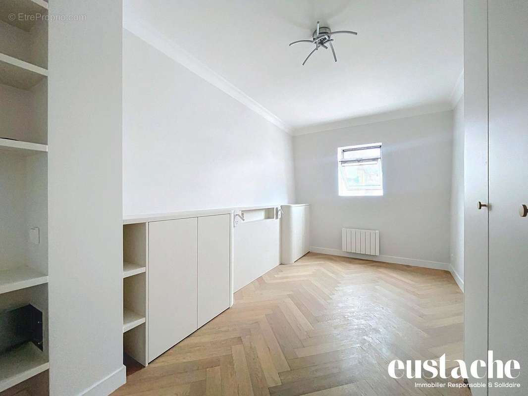 Appartement à PARIS-10E