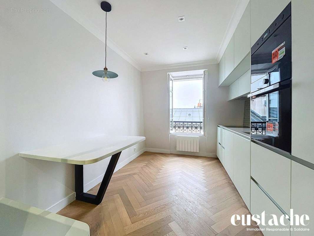 Appartement à PARIS-10E