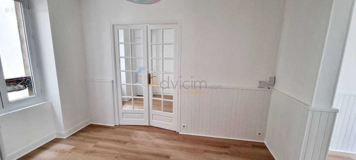 Appartement à PARIS-19E