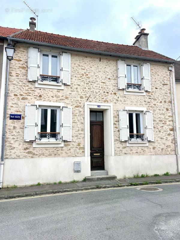 Maison à BOURAY-SUR-JUINE